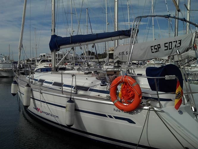 Praktisches Segeltraining mit der Navegaria Segelschule in Altea